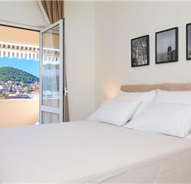 One Bedroom Apartment in Dubrovnik City with balcony and Parking, Sleeps 2-3